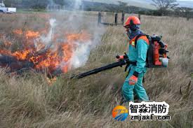 他給消防員送飲品，結(jié)果消防員找上門對(duì)他說(shuō)